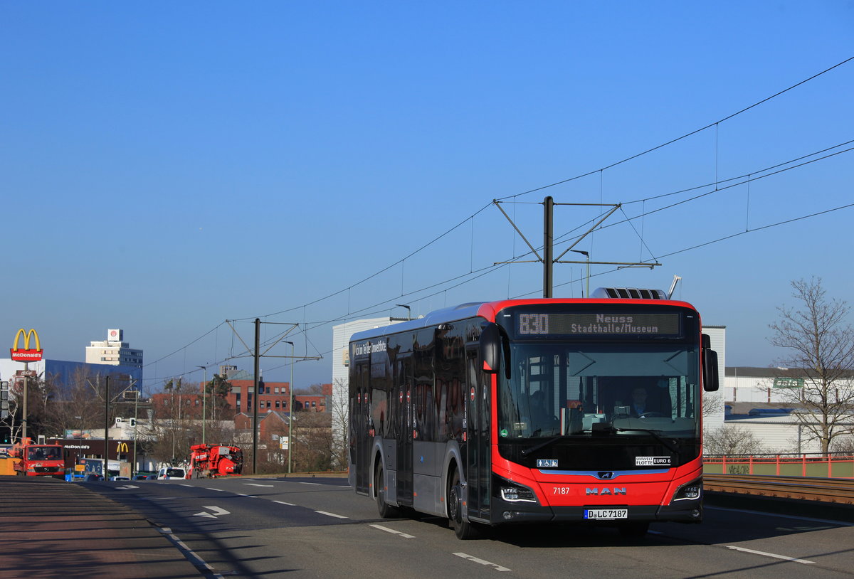 D-LC 7187, MAN 12C Lion's City 12 NL330 Hybrid, Bus830->Neuss Stadthalle/Museum, Neuss Am Kaiser