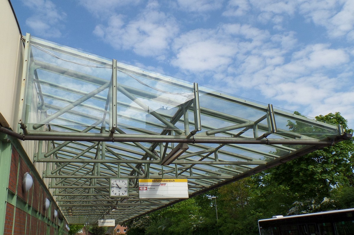 Dachkonstrucktion am Busbahnhof U-Steinfurther Allee am 29.4.2014