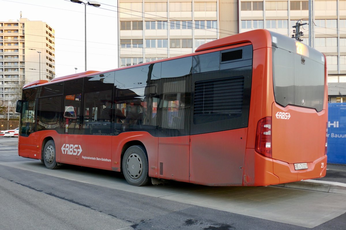 Das Heck des MB C2 K 21 der RBS am 12.2.19 beim Bahnhof Worblaufen.