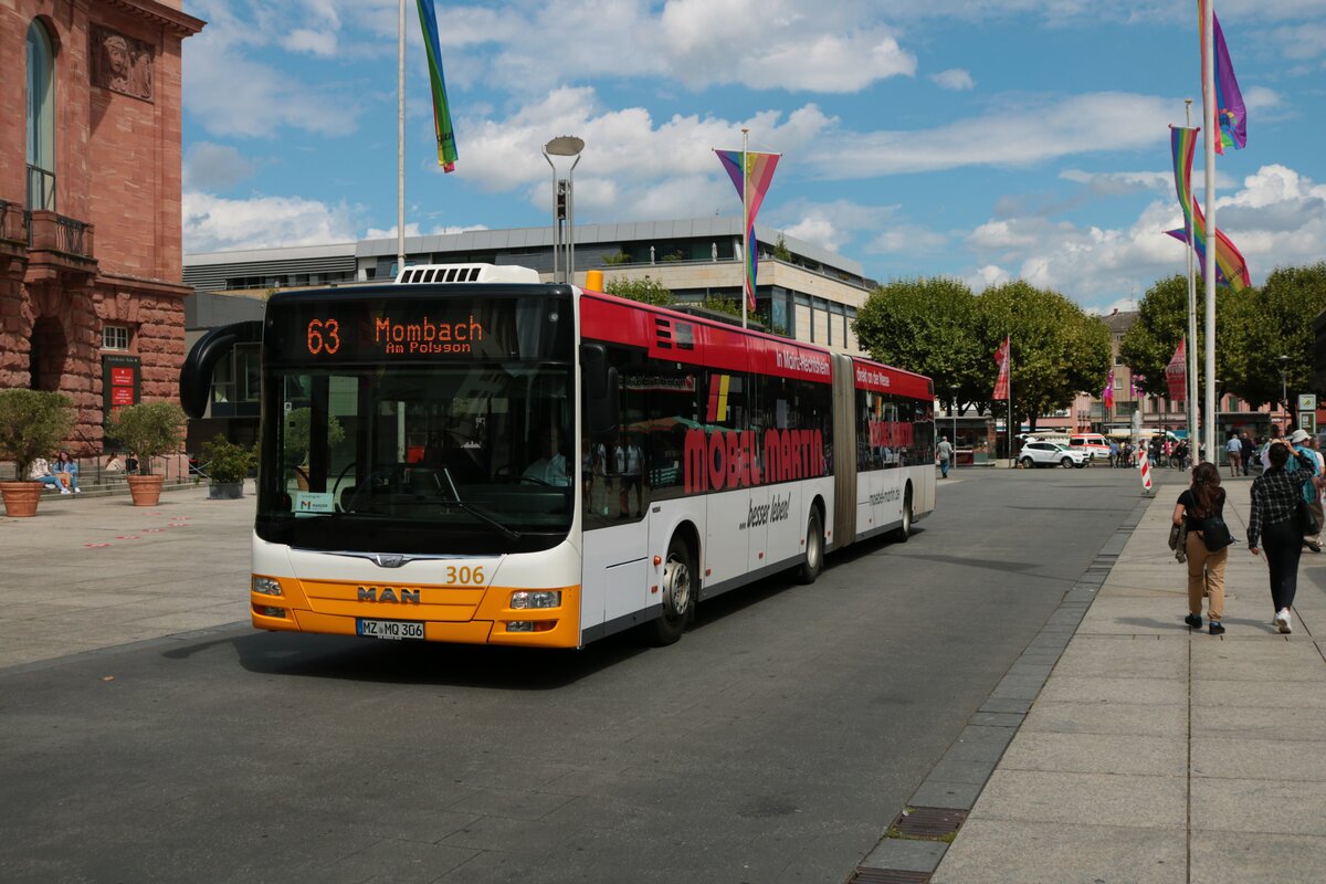 DB Regio Bus Mitte MAN Lions City G Wagen 306 am 10.08.21 am Höfchen 