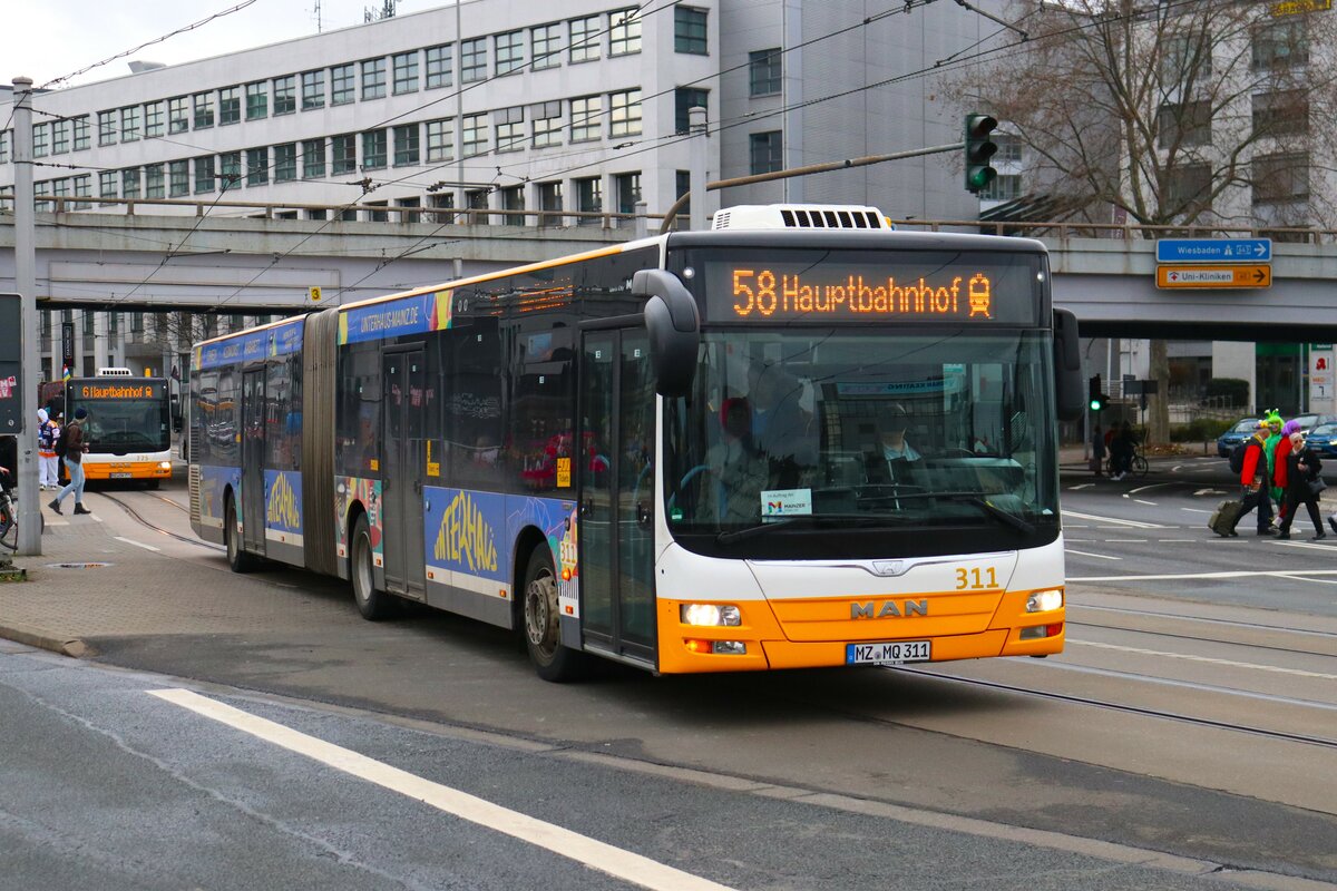 DB Regiobus Mitte MAN Lions City G Wagen 311 am 12.02.24 in Mainz Hauptbahnhof