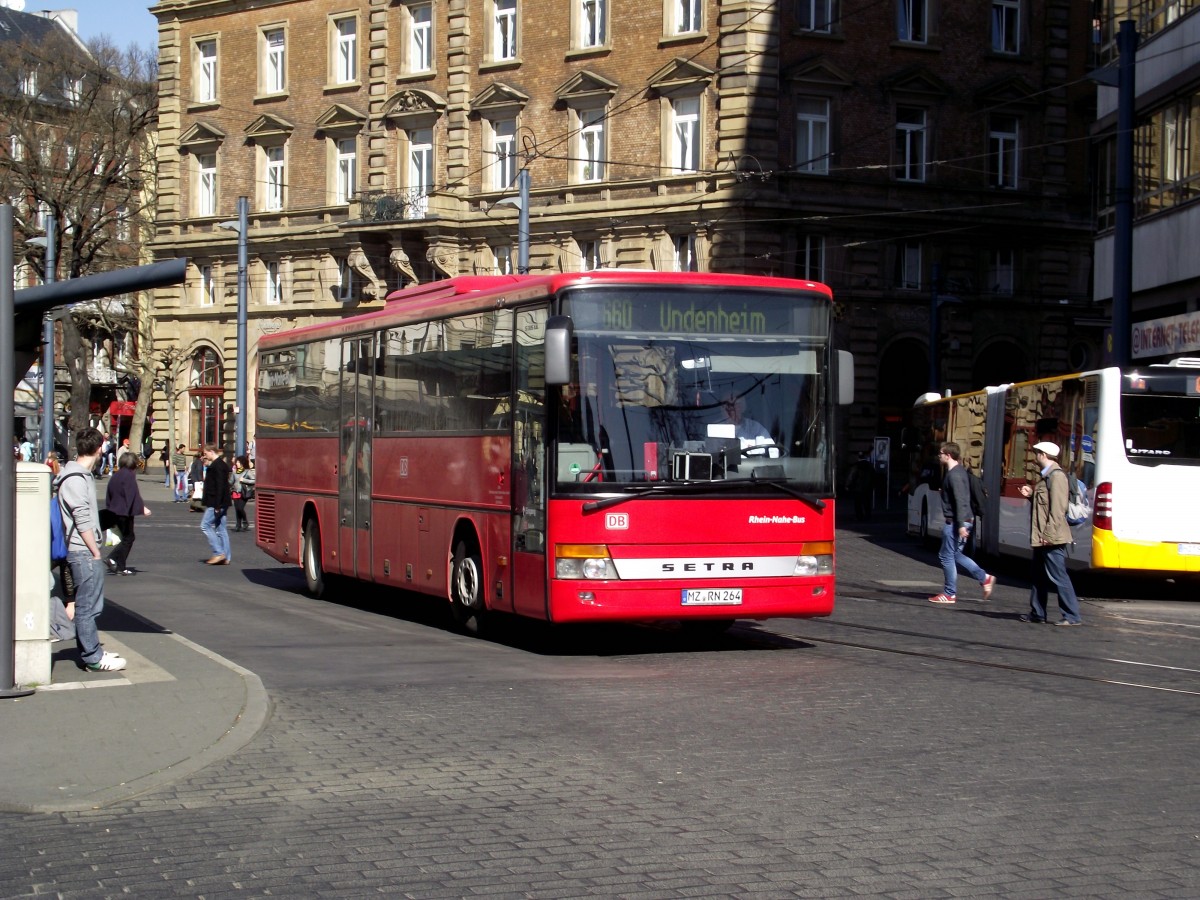 DB Rhein Nahe Bus Setra  S 315 UL auf der 660 in Mainz Hbf am 20.03.14