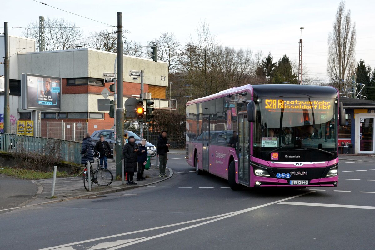 DB SEV GmbH
B-EX 829
SEV Linie S28, Düsseldorf Hbf
Düsseldorf, Gerresheim S-Bahn
18.02.2026