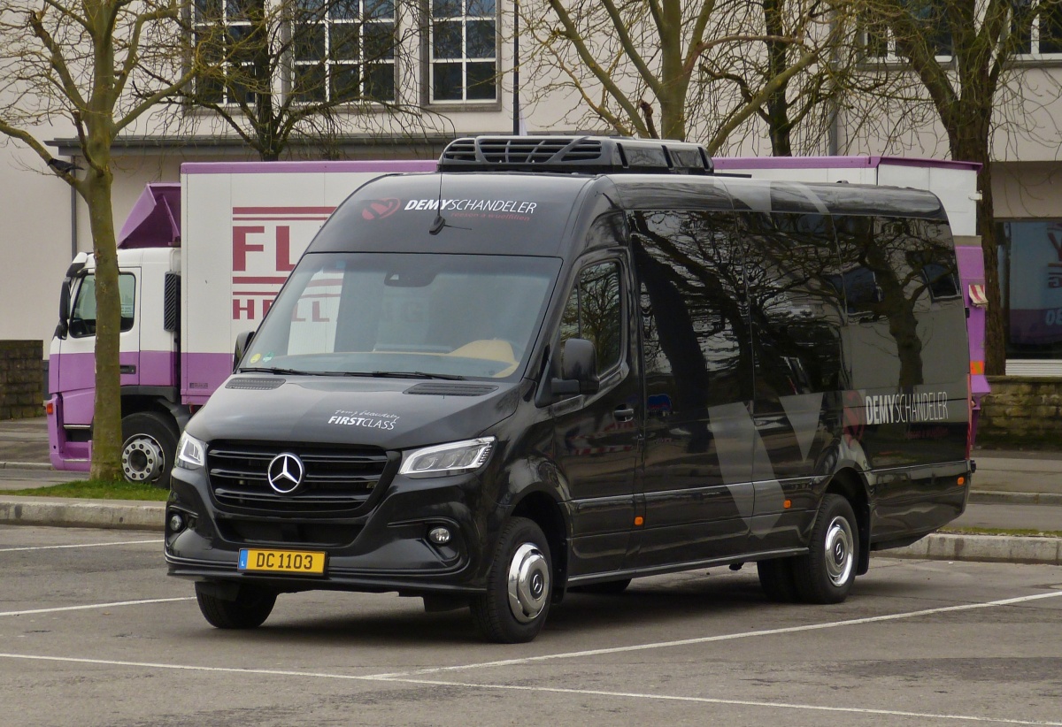 DC 1103, Mercedes Benz Sprinter von Demy Cars, aufgenommen auf einem Parkplatz in der Stadt Luxemburg. 03.2022