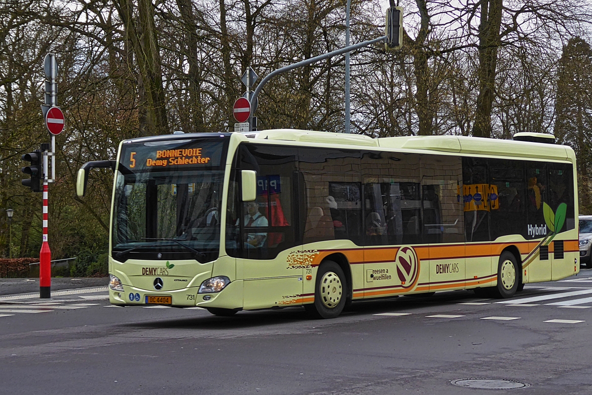 DC 4404, Mercedes Benz Citaro Hybrid von Demy Cars, in den Straen der Stadt Luxemburg unterwegs. 01.03.2020
