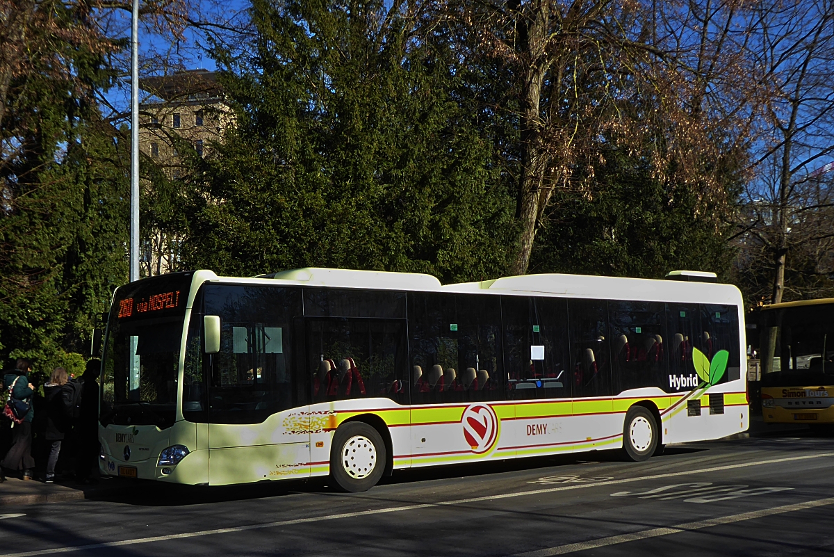 DC 4407, Mercedes Benz Citaro Hybrid, von Demy Cars, gesehen an einer Bushaltestelle in der Stadt Luxemburg. 18.02.2019