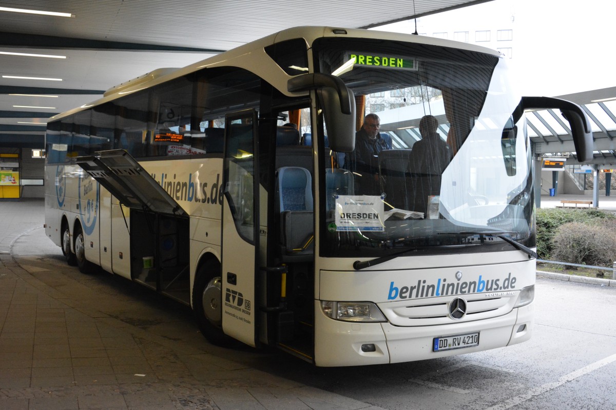 DD-RV 4210 am Berliner ZOB. Aufgenommen am 15.02.2014.