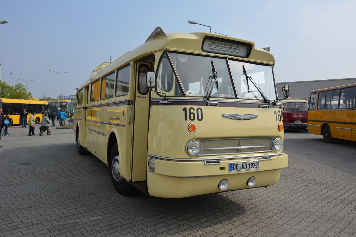 DD-VB 1972 (Ikarus 66) am 06.04.2014 Dresden Gruna.