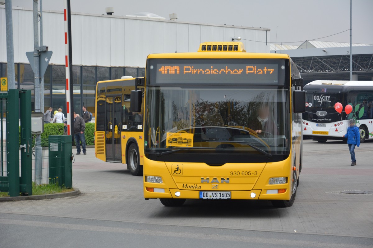 DD-VS 1605 (930 605-3) auf der Sonderlinie 100 zum Pirnaischer Platz bei der Ausfahrt  Dresden Gruna Betriebshof. Aufgenommen am 06.04.2014. 