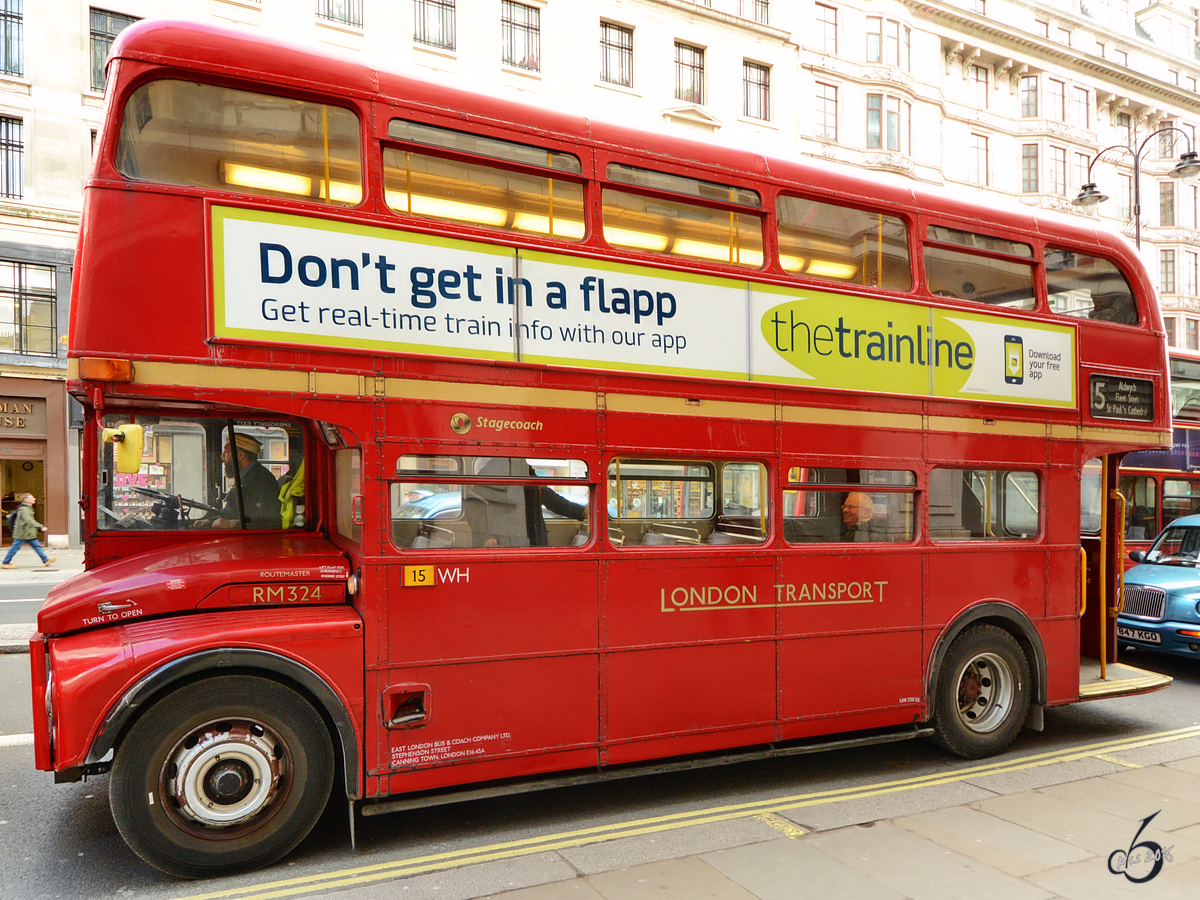 Der AEC Routemaster RM324 in London (Februar 2015)