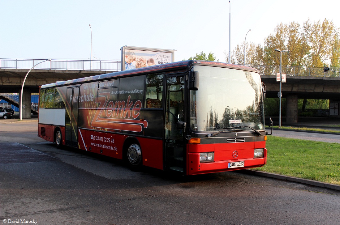 Der Fahrschul O408 von Zemke in Brandenburg, am Alstädtischen Bahnhof. 11.03.2014 
ex PVGS Salzwedel SAW-GA 486
