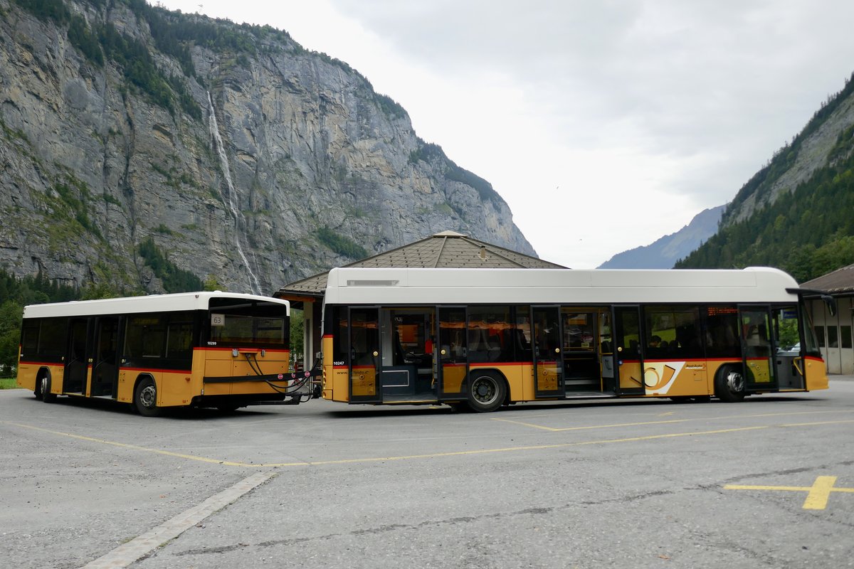 Der HESS Buszug wartet am 16.9.18 bei der Endhaltestelle Stechelberg Hotel auf die Rückfahrt nach Lauterbrunnen.