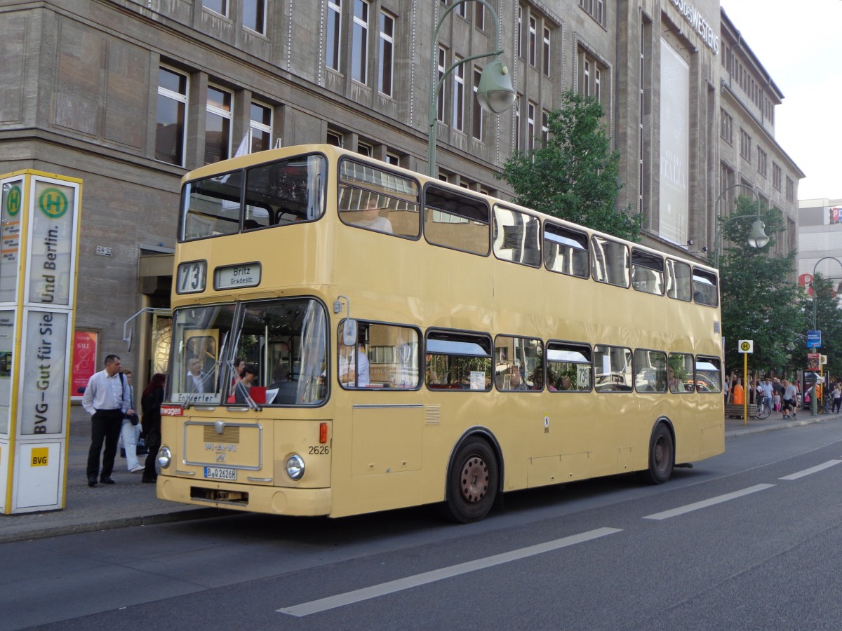 Der historische BVG Wagen 2626 vom Typ MAN SD 74 Baujahr 1975 am 24.05.14 auf der ehemaligen Linie 73 (heute M46) nach Britz,Gradestr.,am Wittenbergplatz