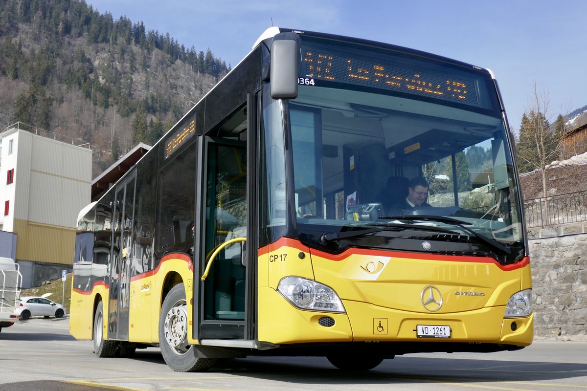 Der MB C2 K vom PU TPC, Aigle wartet am 23.2.19 beim Bahnhof Le Sépey.