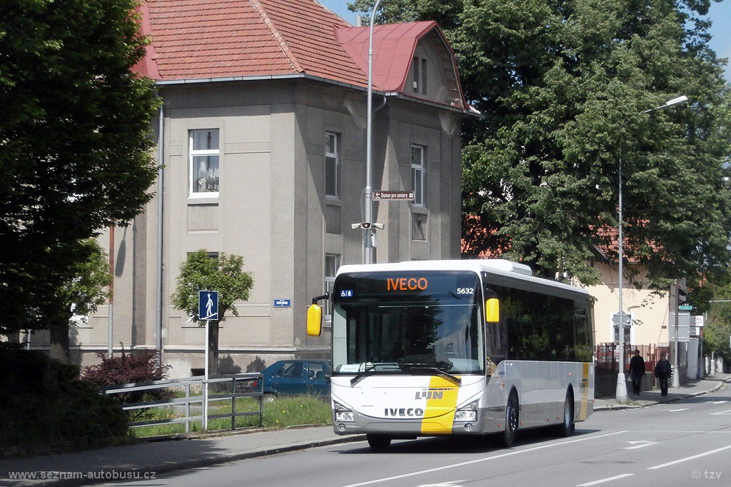 Der neue Iveco Crossway für De Lijn auf dem Testfahr in Vysoké Mýto. (19.5.2014)