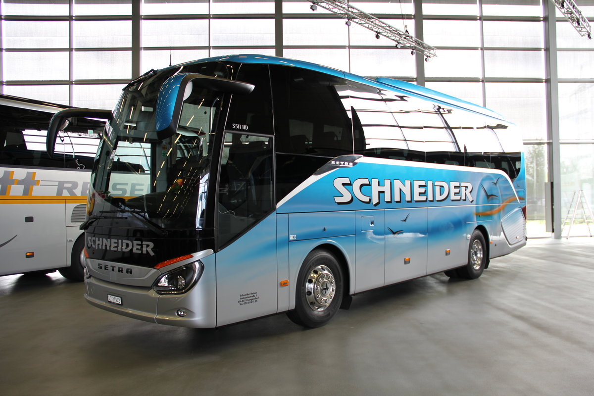 Der neue Setra S 511 HD von Schneider Reisen und Transport AG, Langendorf, SO 21942 anlässlich der Fahrzeugübergabe bei Evo-Bus in Neu-Ulm.