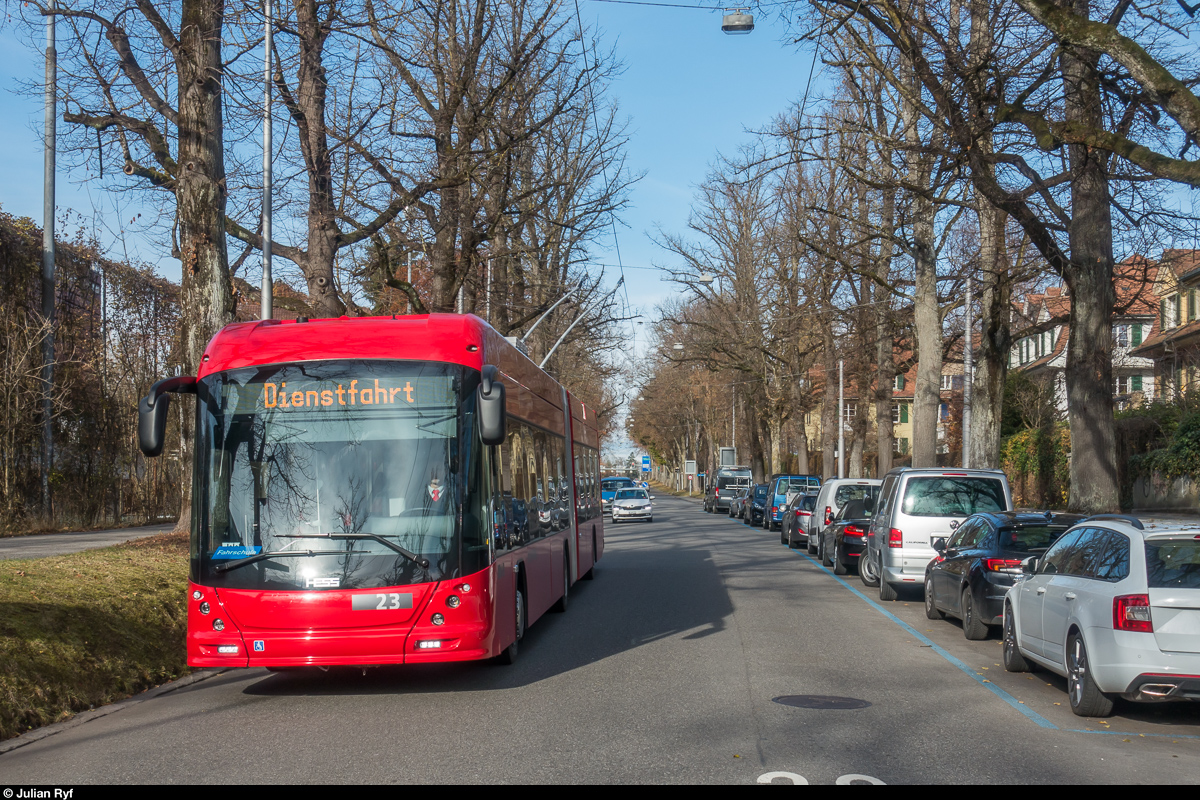 Der neue Swisstrolley 5 für Bern. BERNMOBIL Wagen 23 am 24. November 2017 auf Testfahrt zwischen Brückfeld und Engeried.