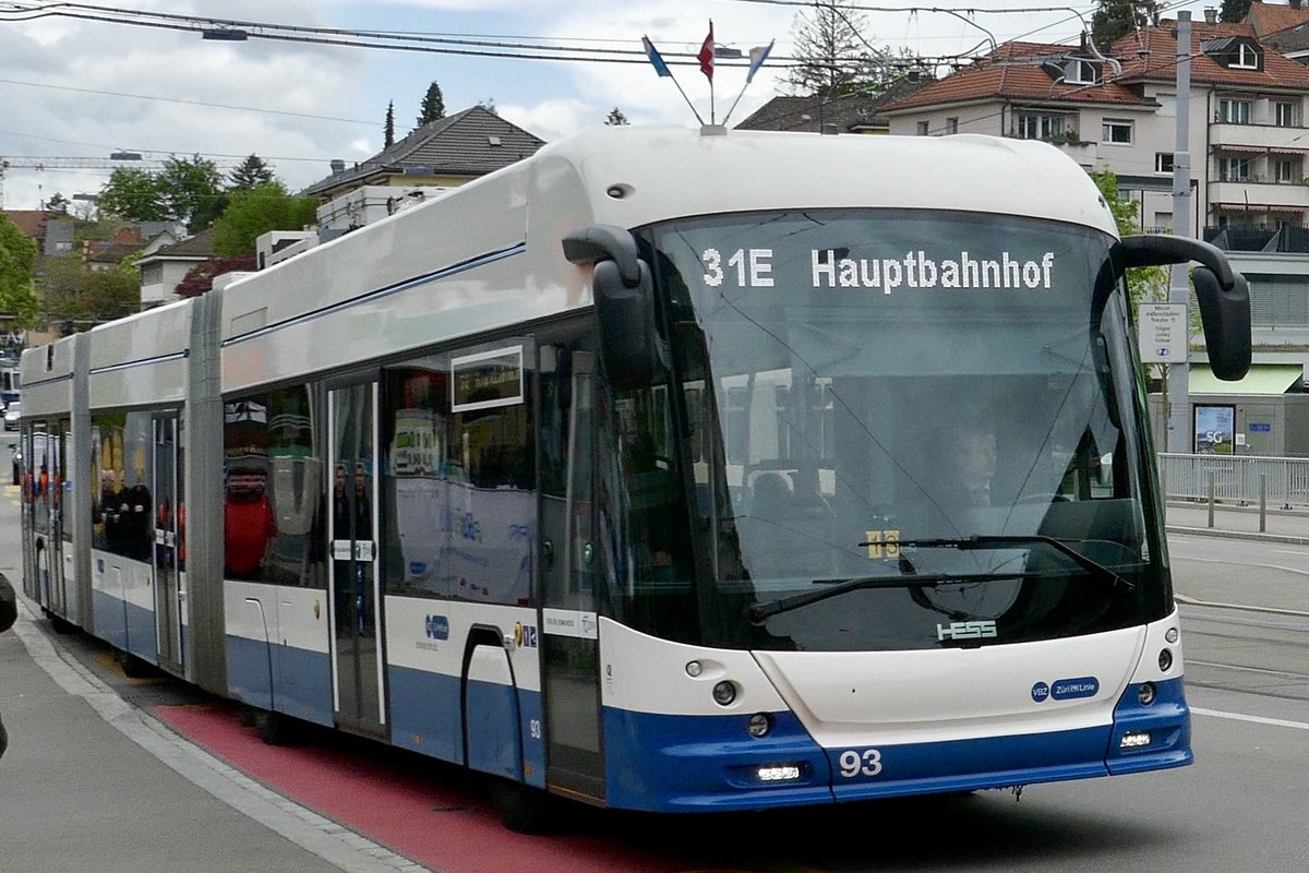 Der neue VBZ DGT 93 mit SwissTrolleyPlus Technologie als Shuttle vom HB zum Tram Museum, am 11.5.19 nach der Abfahrt in Burgwies.