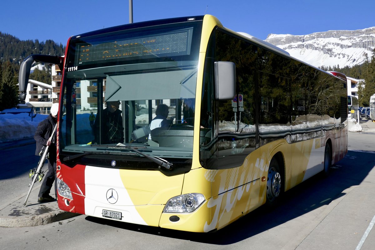 Der Shuttle MB C2 K vom PU Stuppan, Flims am 16.2.19 bei der Bergbahn Laax.