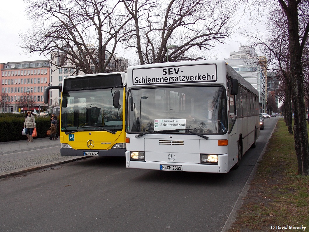 Die gute Technik ist stets auf der Überholspur ... ein Treffen der Generationen am Askanischen Platz in Berlin.