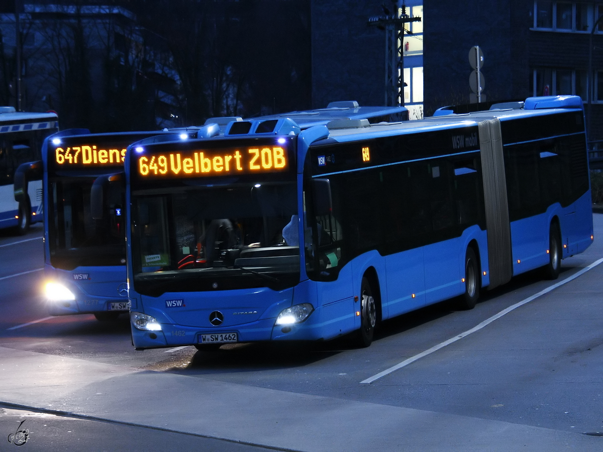 Diese zwei Mercedes-Benz Citaro C2 G waren Ende Februar 2021 unweit des Hauptbahnhofes in Wuppertal zu sehen.