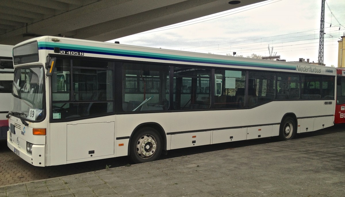 Diesen Mercedes-Benz O 405N2 habe ich am 22.03.2014 am Hauptbahnhof Ludwigshafen aufgenommen. Er gehört dem Busunternehmen Viabus.