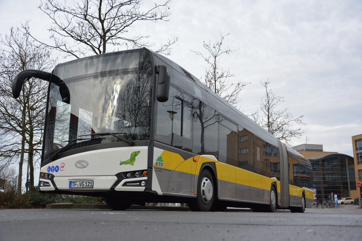 Dieser Bus ist neu bei der VTF (TF-VG 121) und wurde am 06.02.2016 am Hauptbahnhof in Potsdam gesichtet. Aufgenommen wurde ein neuer Solaris Urbino 18.