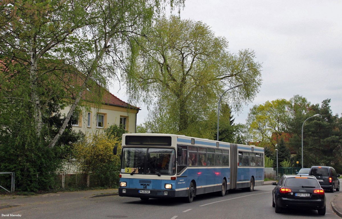 Dieser ex Münchner MAN SG 242 fuhr am 24. April 2015 in Brandenburg, Krakauer Vorstadt.
