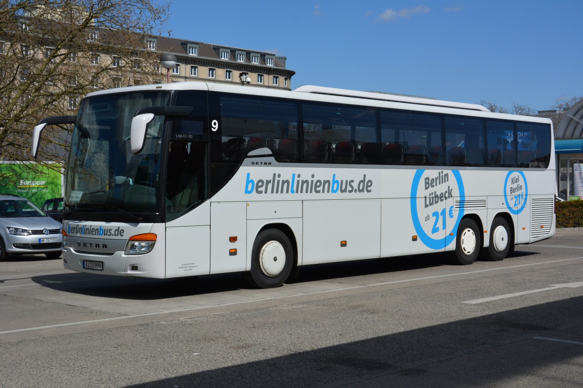 Dieser Setra S 416 GT-HD steht am 16.04.2015 am ZOB in Berlin. Kennzeichen: KI-O 999.
