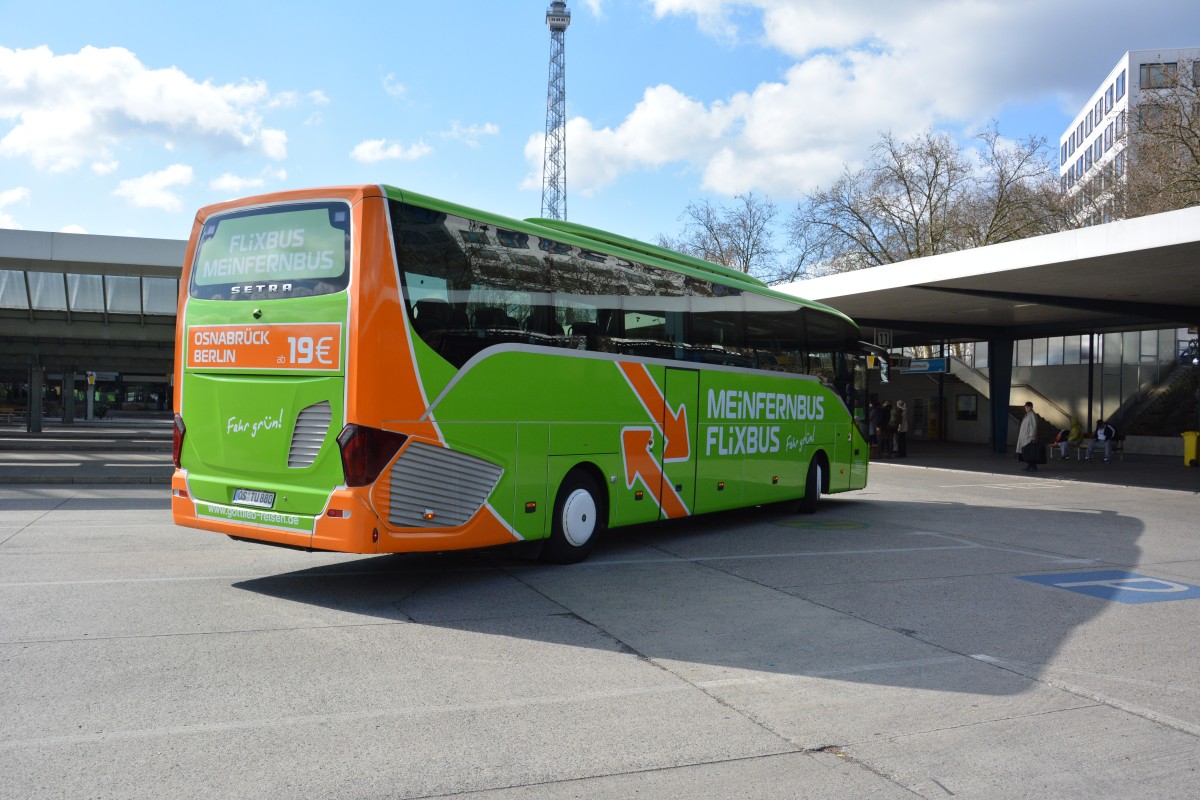 Dieser Setra S 516 HD (OS-TU 880) wird am 06.04.2015 nach Amsterdam bereitgestellt. Aufgenommen am ZOB Berlin.
