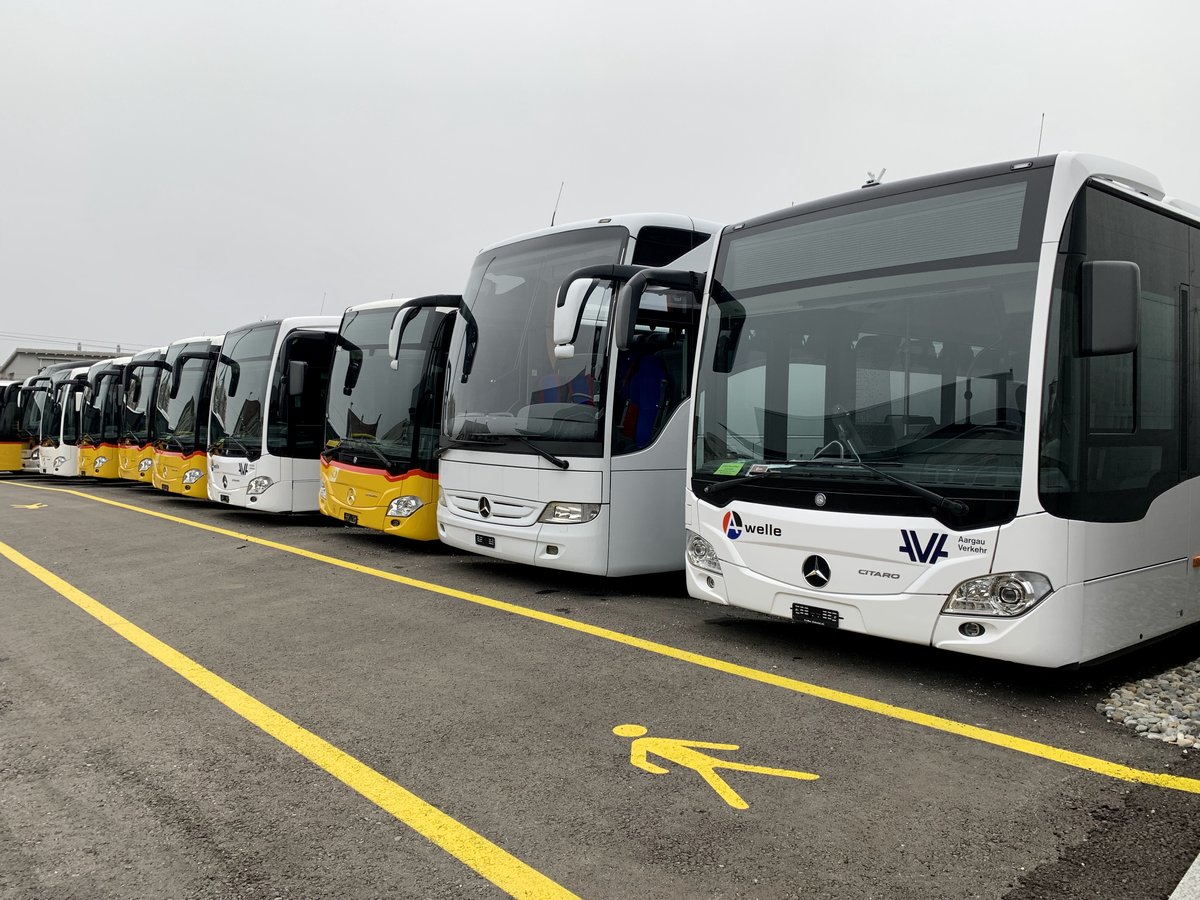 Diverse neue MB C2 für PostAuto und Limmat Bus am 11.11.20 bei Evobus in Winterthur.