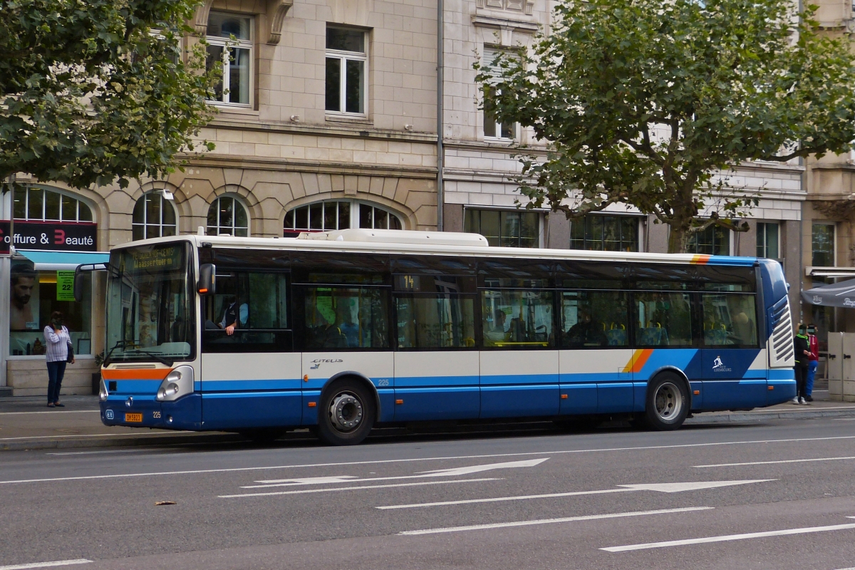 DM 5823, Irisbus Citelis des VDL, unterwegs in der Stadt Luxemburg. 17.09.2016