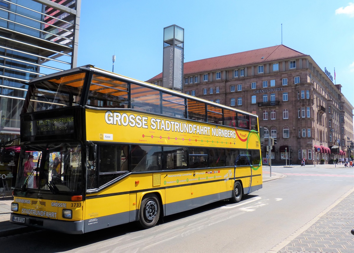 Doppeldeckerbus(Typ?)in Nürnberg für Stadtrundfahrten 13.06.2021