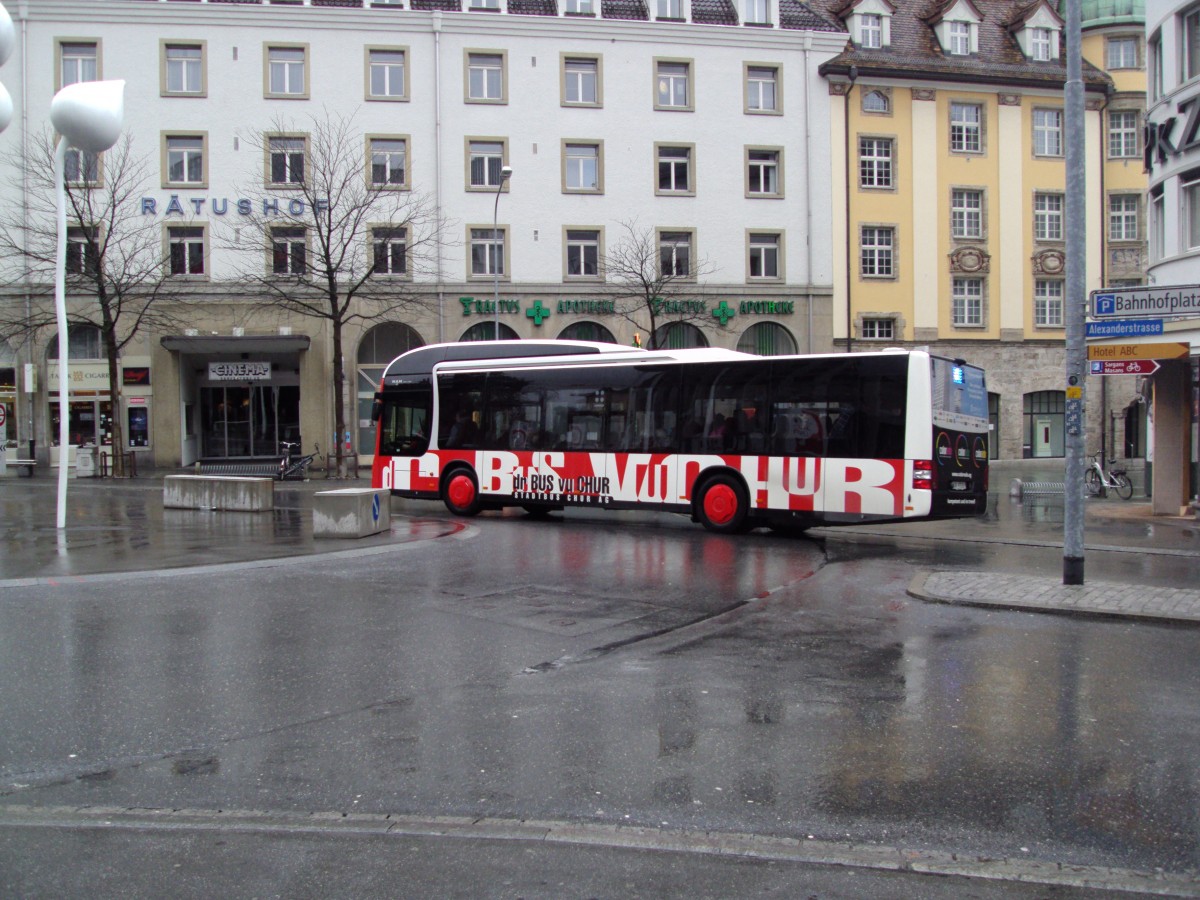 DR BUS VU CHUR-MAN Lions City Hybrid am 15.2.14 in Chur beim Postplatz.