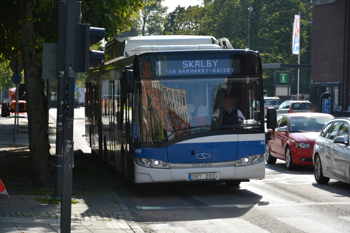 DRT 200 (Solaris Urbino 18 CNG) in der Innenstadt von Västerås. Aufgenommen am 17.09.2014.
