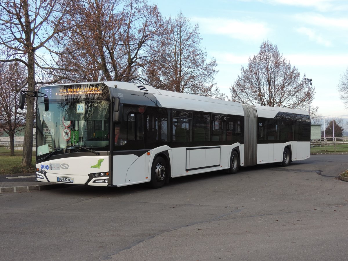 Eckwersheim 09/12/2016 : Bis ende 2016 wird auf der Linie 71 der Strassburger Verkehrbetriebe CTS ein Solaris Urbino 18 Iv getestet...