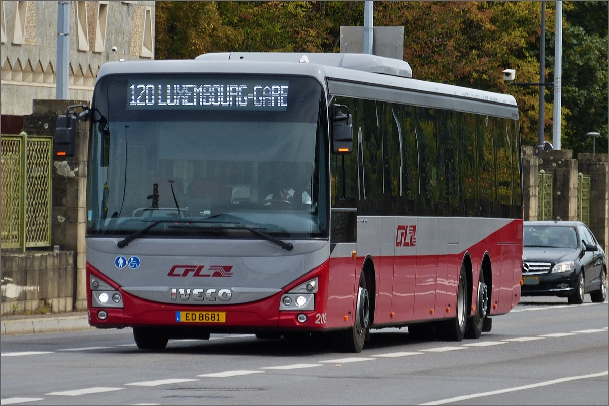 ED 8681, Iveco Crossway des CFL, aufgenommen in der Stadt Luxenburg. 08.2020