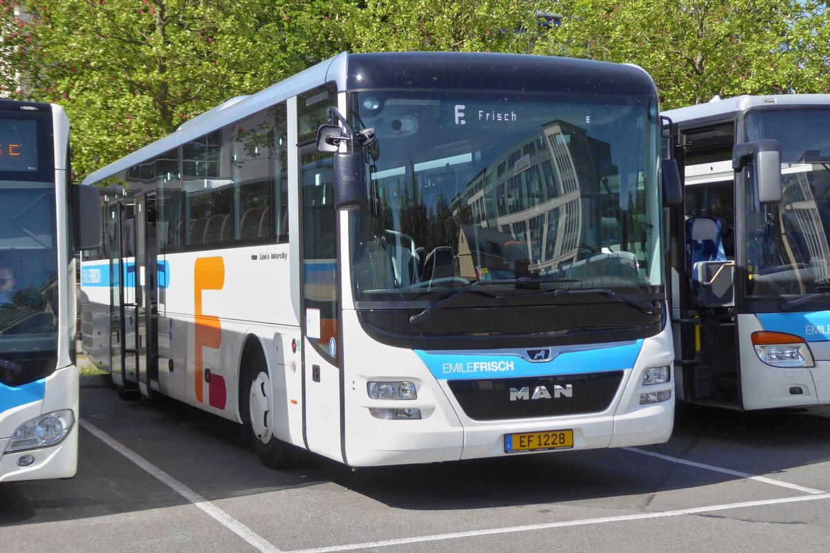 EF 1228, MAN Lion’s Intercity von Emil Frisch, aufgenommen auf einem Busparkplatz in der Stadt Luxemburg. 05.2022