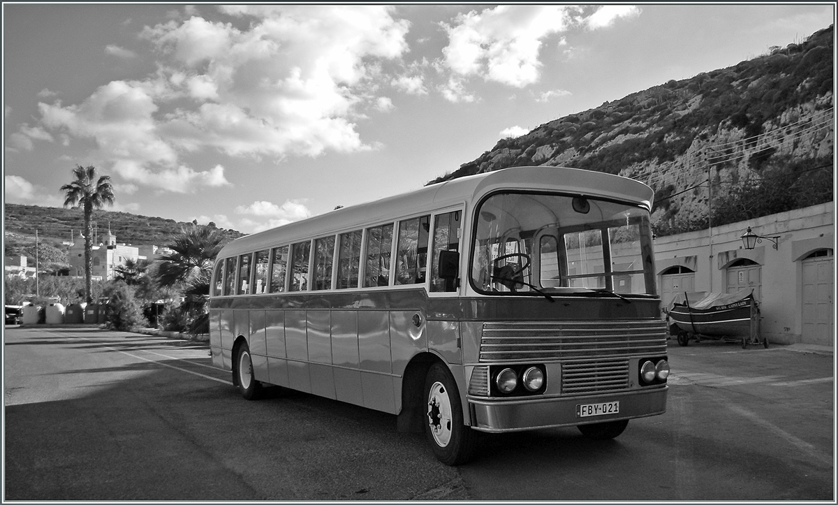 Ein alter, aber sehr gepflegter Linien-Bus in Xlendi, der heute als Reisebus verwendet wird.
23. Sept. 2013