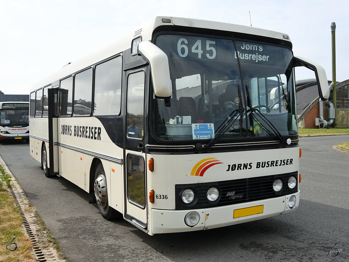 Ein Bus der 2002 insolvent gegangenen dänischen Firma DAB Silkeborg. (Aalborg, Juni 2018)