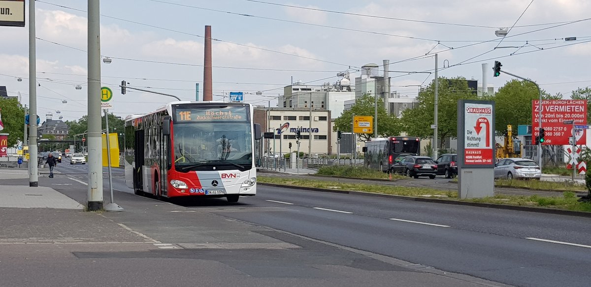 Ein Citaro 2 in der Hugo-Junkers-Straße in Frankfurt als SEV für die Straßenbahnlinie 11