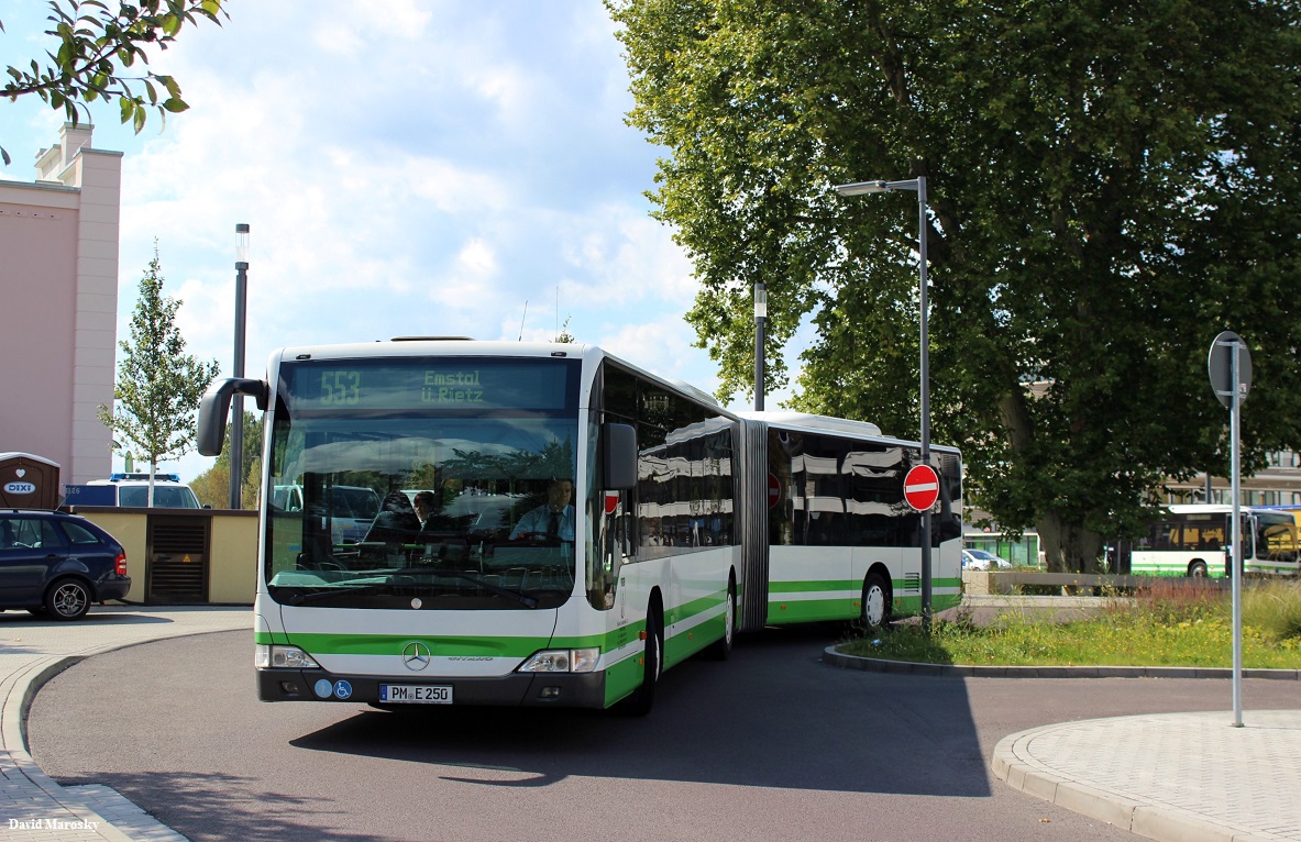 Ein Citaro G II Ü der VGBelzig verlässt am 25.08.2014 den Brandenburger ZOB. 
