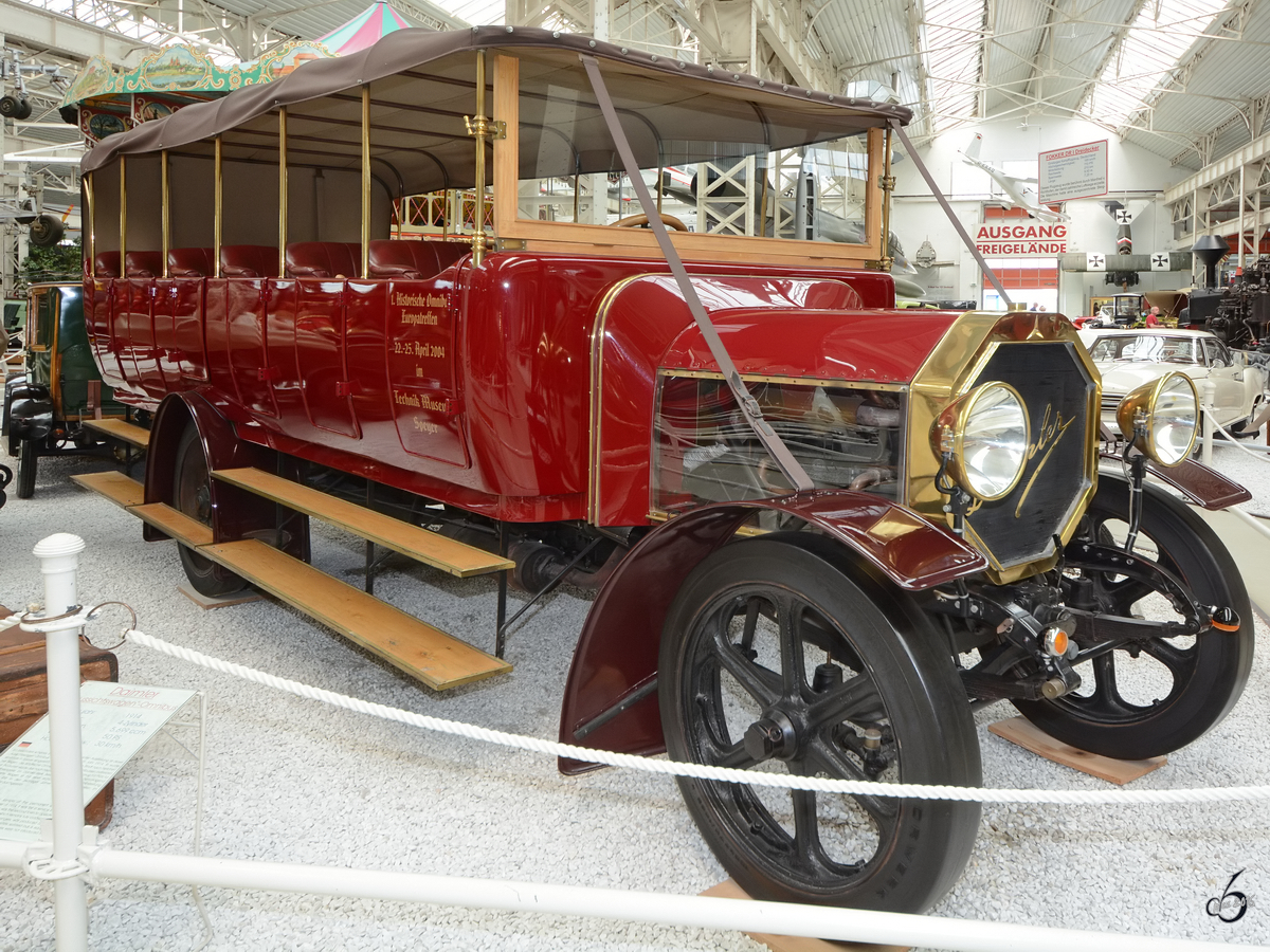 Ein Daimler  Aussichtswagen  von 1914 im Technikmuseum Speyer (Mai 2014)