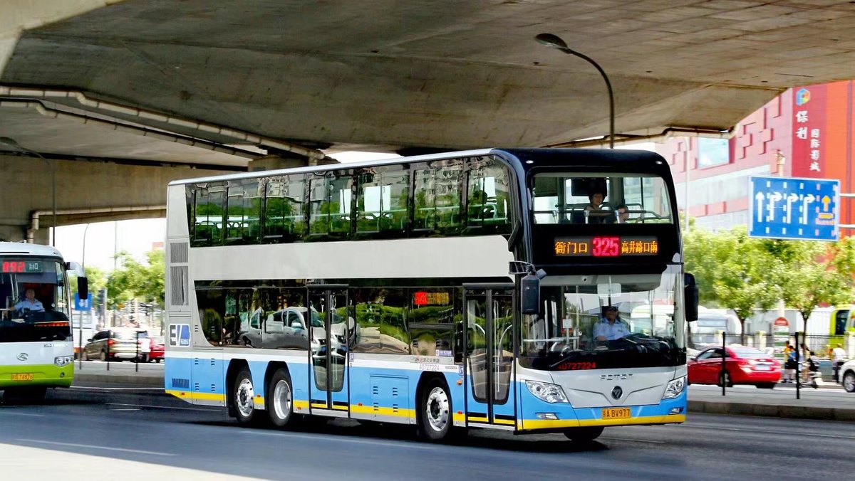 Ein FOTON BJ6128EVCA Elektro Doppeldecker Bus in Jinanqiao Peking
03/01/2017