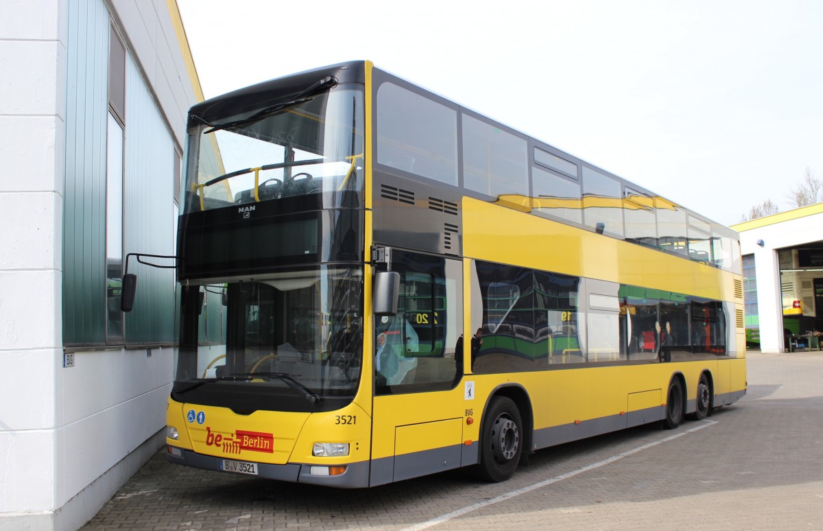 Ein MAN Lion`s City DD der BVG Berlin am 20.03.2014 auf dem Werkstatt-Gelände von NEOMAN Berlin, Spandau. 