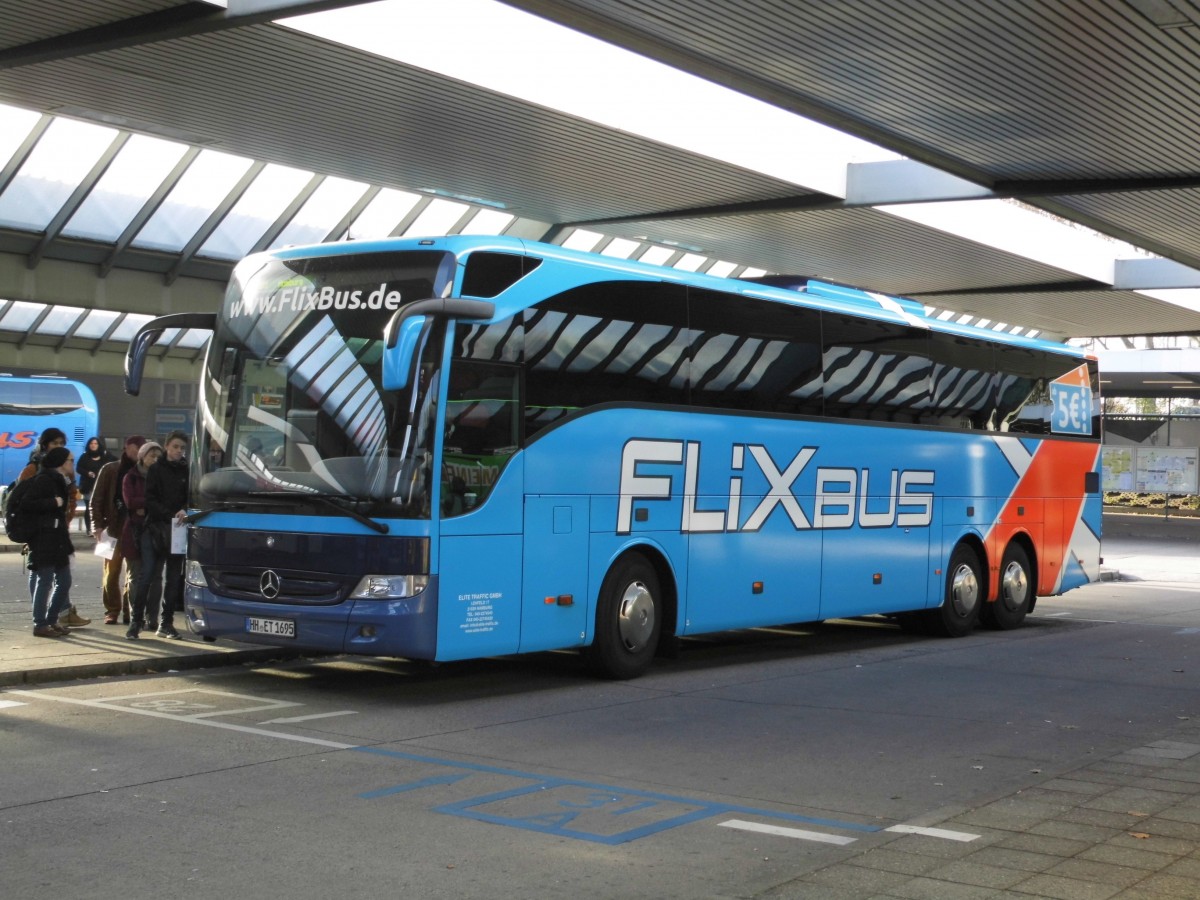 Ein MB Tourismo L von Flixbus (Fa.Elite Traffic GmbH) nach Hamburg am Berliner ZOB, 23.11.14