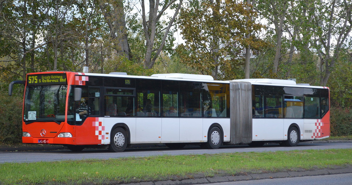 Ein Mercedes Benz Citaro 1 G im Schienenersatzverkehr der Berliner S-Bahn (S75) am 10.10.19 Berlin Marzahn. 