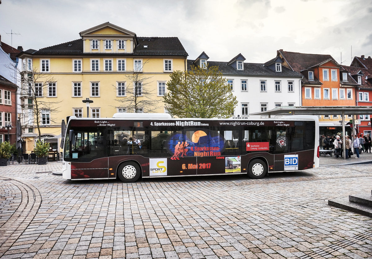 Ein Mercedes-Benz O 530 III (Nr. 151) der SÜC, hält am 10.4.2017 an der Haltestelle Theaterplatz. 
Unterwegs war der Bus auf der Linie 6 (Theaterplatz - Neue Heimat - Theaterplatz - Heimatring - Falkenegg - Theaterplatz).