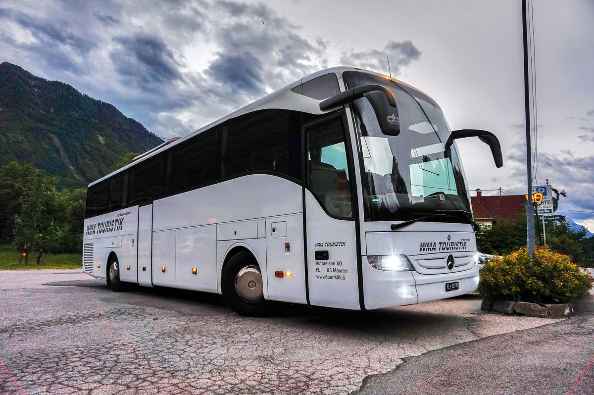 Ein Mercedes-Benz Tourismo von WMA TOURISTIK steht am 24.5.2017 in Dellach im Drautal.