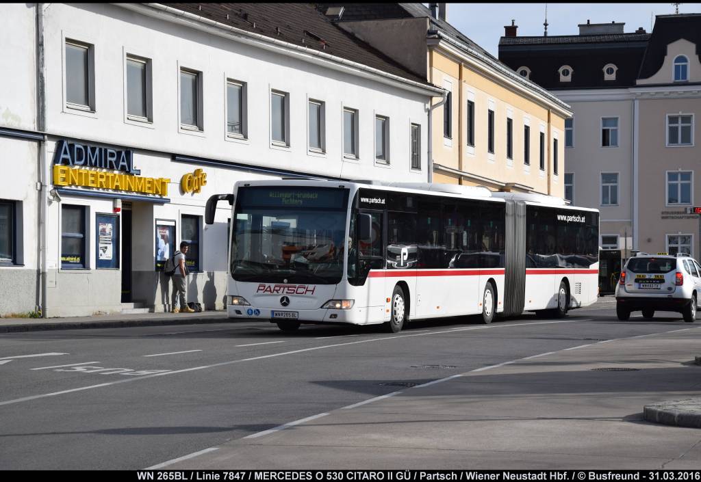 Ein MERCEDES O 530 CITARO II GÜ der Fa. Partsch kurz vor der Einfahrt in den Busbahnhof Wiener Neustadt (NÖ).